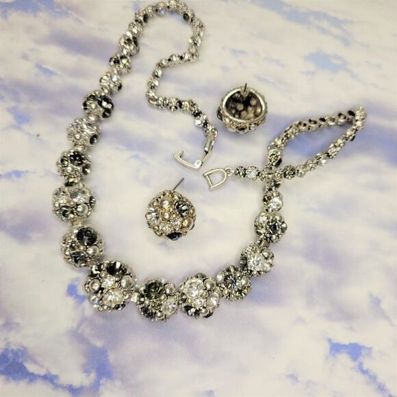 Silver Gray Collar Necklace with earrings - Picture 4 of 9